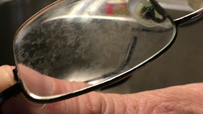 How do you clean cloudy glasses?